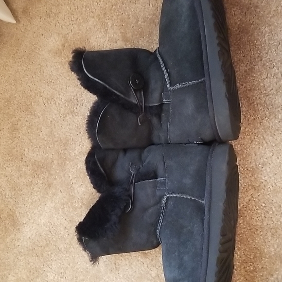 UGG Bailey Button Boots - Picture 5 of 16